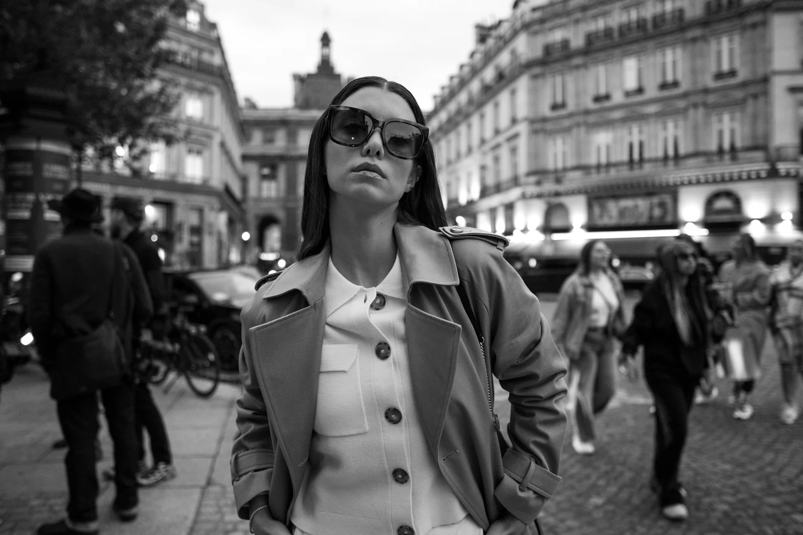How to Choose a Trench Coat That Actually Works in Rain and Cold