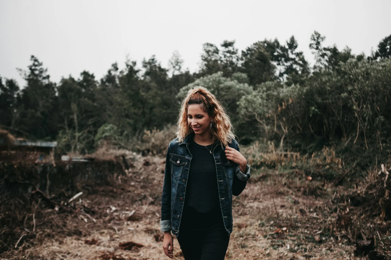 How to Choose a Denim Jacket That Holds Up, Fits Well, and Ages Gracefully
