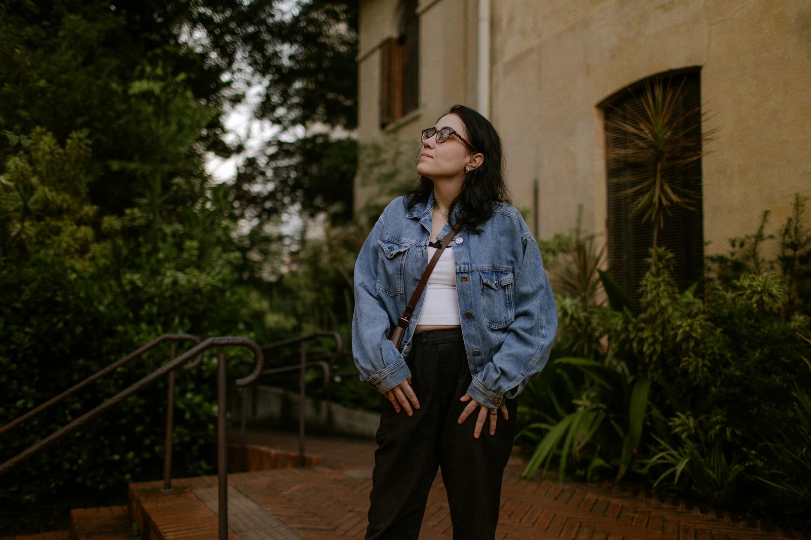 How to Choose an Oversized Denim Jacket Without Getting the Fit Wrong